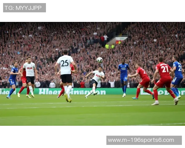 足球退役后的新人生探索与挑战：从绿茵场到人生舞台的转变与反思